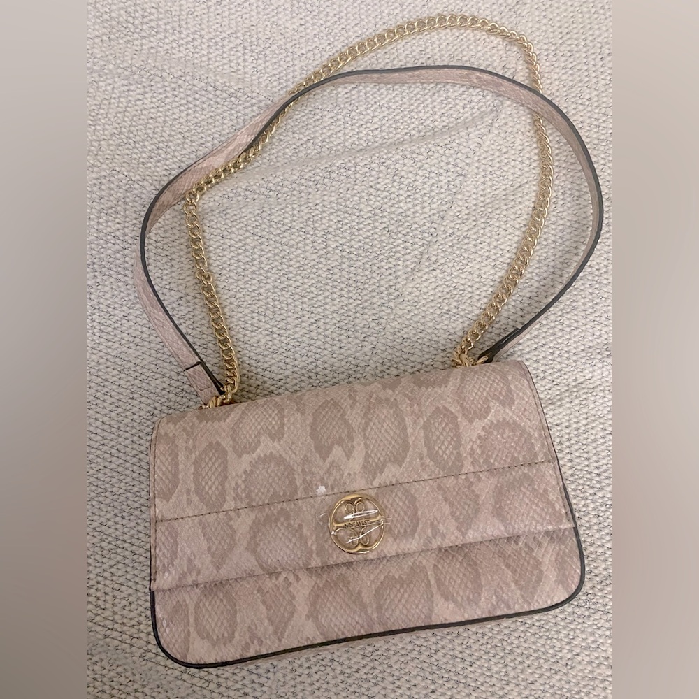 New without tags Nine west Kyelle Convertible Xbody Flap